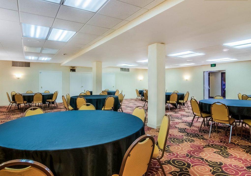 Econo Lodge - Саут Бенд Екстериор снимка